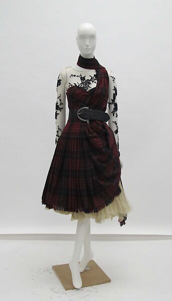 Ensemble by Alexander McQueen, fall/winter 2006–7