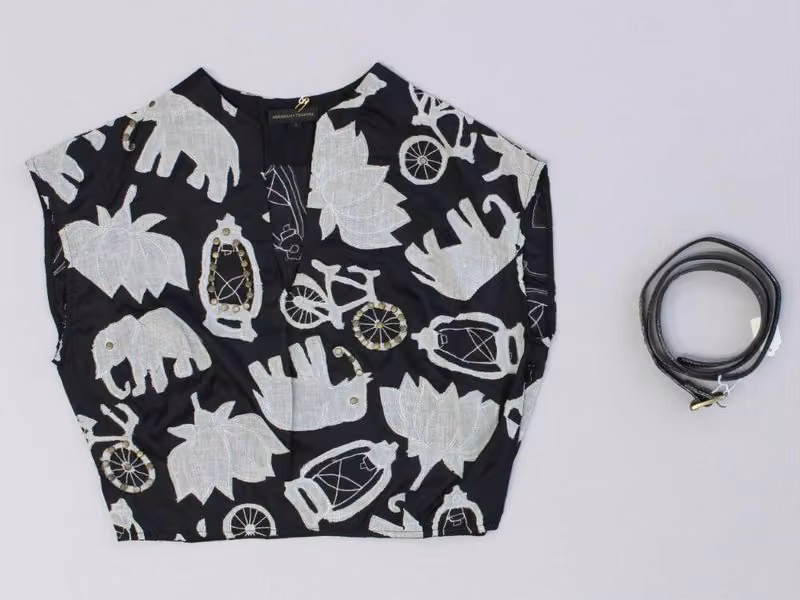 Cycle-rickshaw ensemble: blouse and belt, Abraham & Thakore, 2010