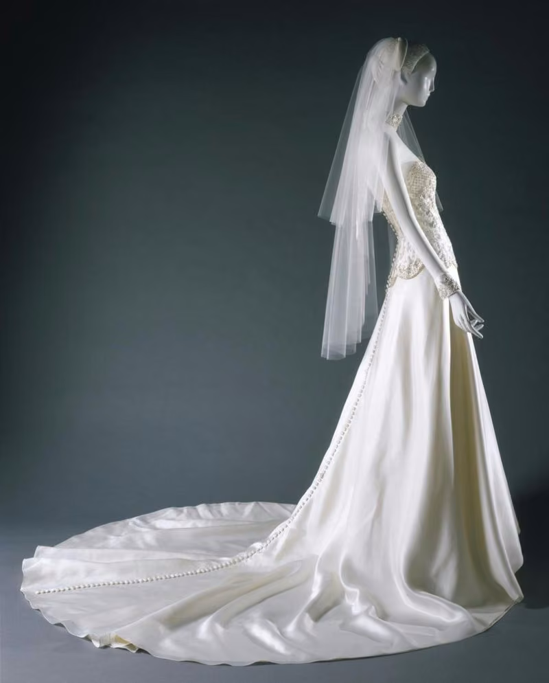 Wedding dress for Caroline Kimmel, Vera Wang, 1999