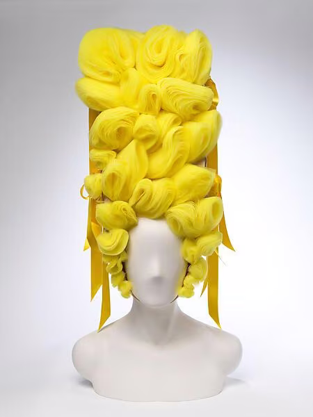 Yellow tulle headpiece, Pam Hogg, Spring/summer 2019