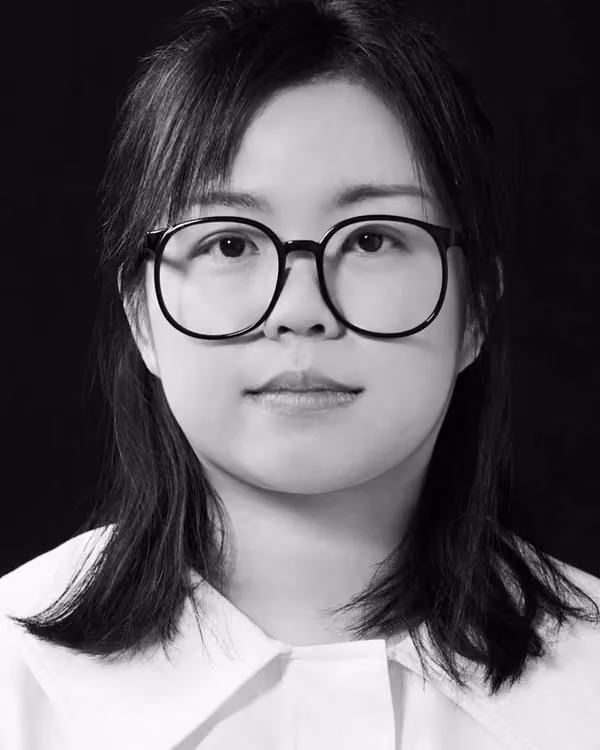 Portrait of Caroline Hu