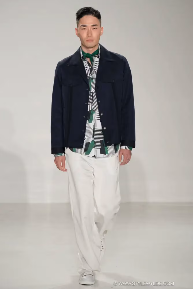 Navy jacket with a printed shirt and white trousers — Carlos Campos, Spring/Summer 2017