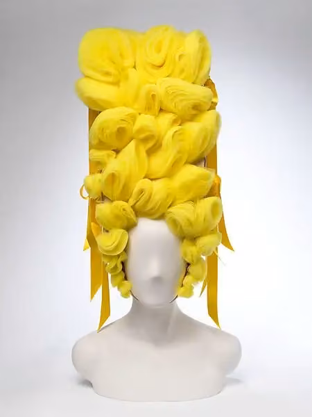 Yellow tulle headpiece — Pam Hogg, Spring/summer 2019