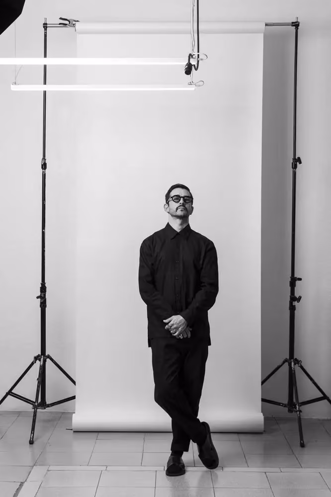 Dark jacket and trousers worn by violinist Israel Torres — Guillermo Vargas, 2025