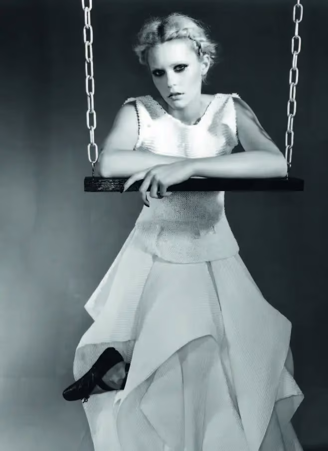 Experimental knit and fantasy skirt ensemble — Ritva-Liisa Pohjalainen, 2004