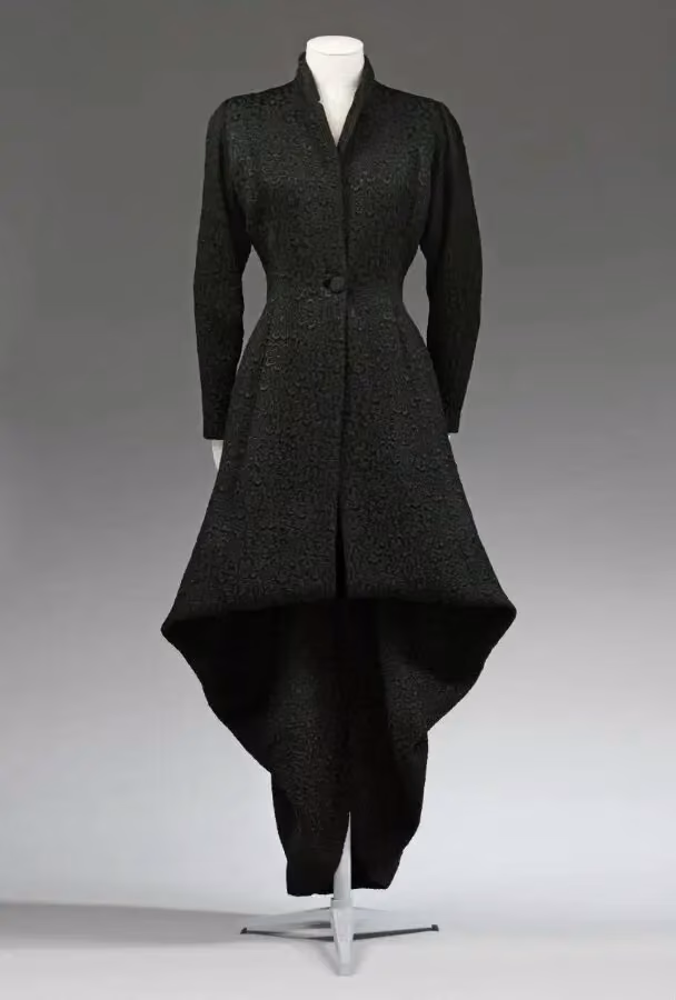 Coat — Valentina, 1943