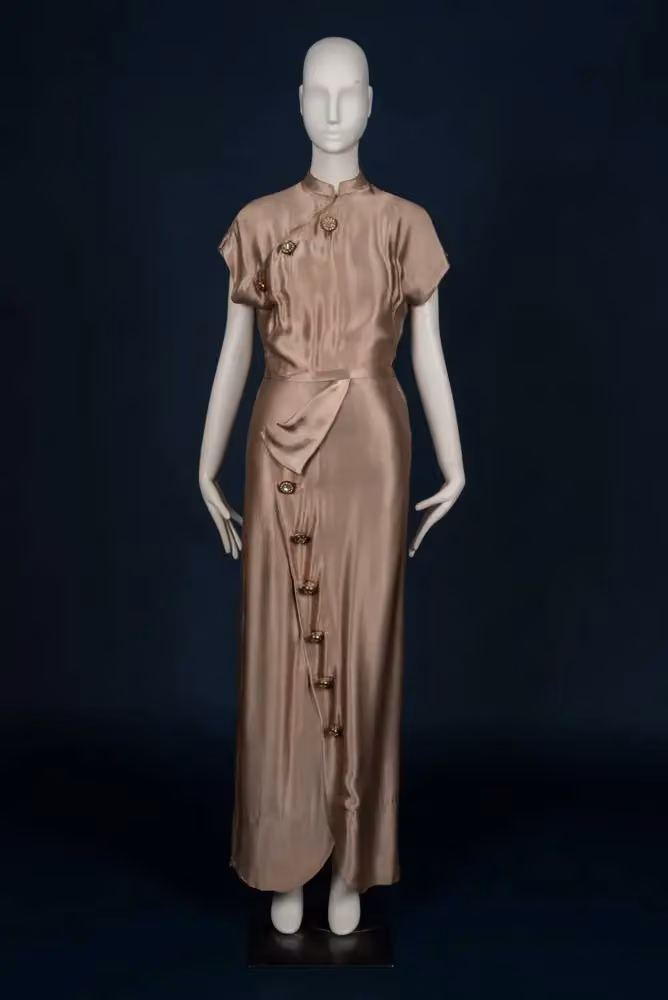 Rose satin evening dress — Maurice Rentner, 1940