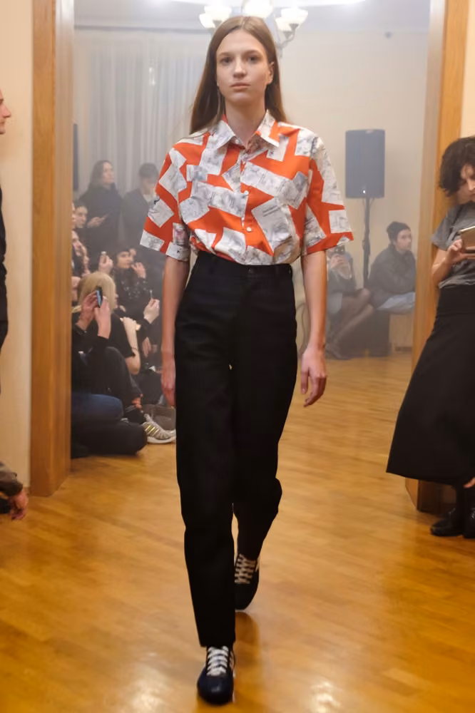 Graphic red shirt and black trousers by Anton Belinskiy, Kiev Fall 2018.
