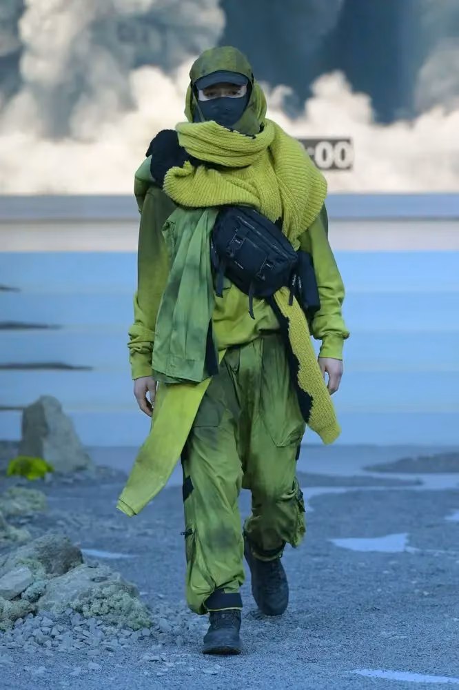 Iso.Poetism — Lime wrapped ensemble — Tobias Birk Nielsen, Autumn/Winter 2022