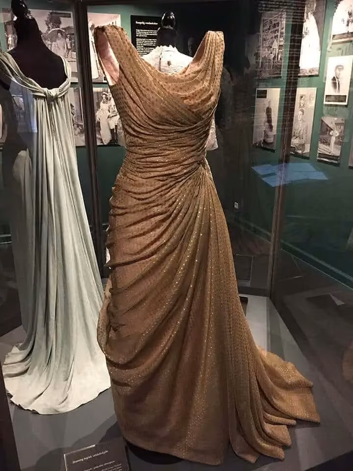 Draped gown for Queen Ingrid — Holger Blom, Before 1965