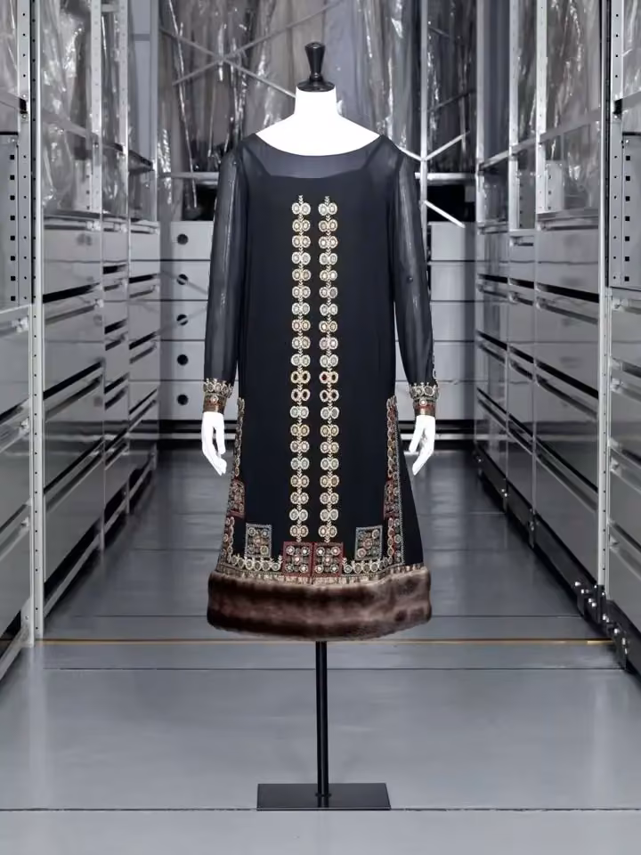 Embroidered day dress — House of Paquin, c. 1923–24