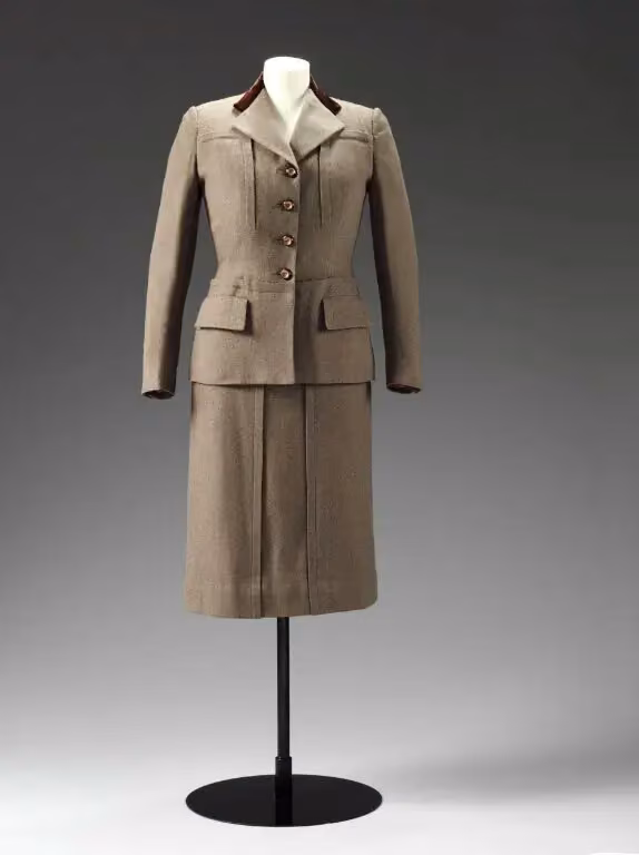 Brown wool skirt suit — Digby Morton, 1950