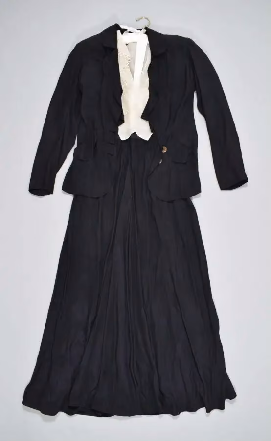 Cocktail suit — Jean Patou, mid 1930s