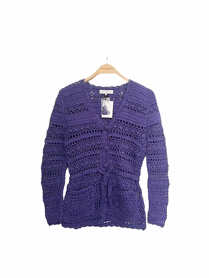 SHORT CROCHET CARDIGAN STRONG LILAC — Anna Holtblad, Date not documented