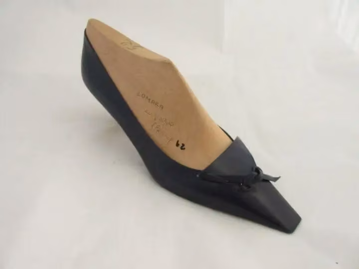 Lomara — Roger Vivier, 1962
