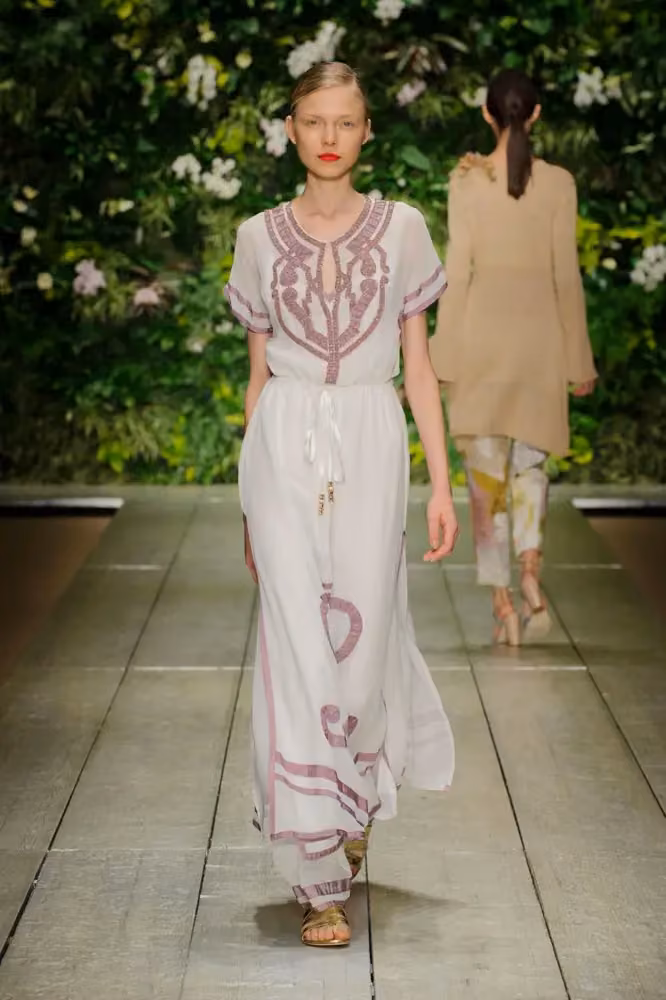 Pale gown with mauve graphic motifs — Laura Biagiotti, Spring/Summer 2016