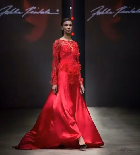 Red long-sleeved gown — Jukka Rintala, Date not documented