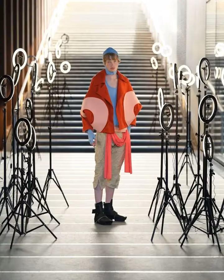 Sól Hansdóttir — Red panelled jacket ensemble — Sól Hansdóttir, Spring/Summer 2025