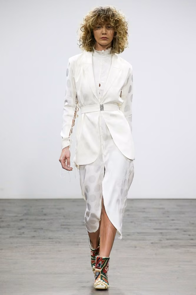 White belted asymmetric lace dress, Tatuna Nikolaishvili, Tbilisi Spring 2017.