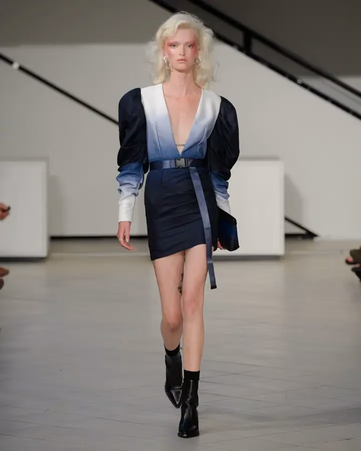 Blue belted mini dress with contrasting sleeves — Soeren Le Schmidt, Spring/Summer 2020