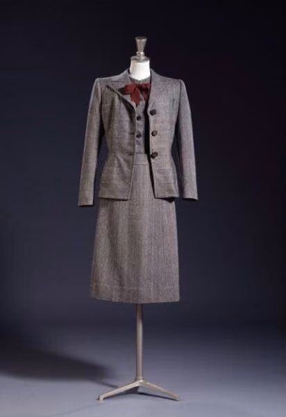 Original no. 16, Utility / Incorporated Society of London Fashion Designers, autumn 1942